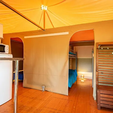 Campingplads Accueillant Animaux - 6 Pers. - Api-1-52-2330 *